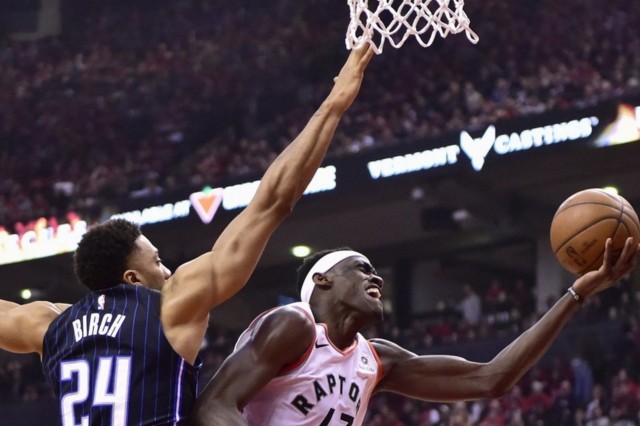  班凯罗首秀惊艳砍两双，魔术主场爆冷击退卫冕冠军勇士